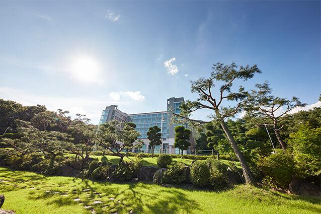 교육학 및 각 전공분야의 학문에  대한 이론과 실제를 심도있게 연구